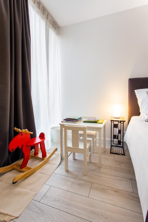 D&E - Paris-Disney - Holidays Apartment - Appartement De Vacances - 5 Chambres- 5 Sdb - 5 Bedrooms - 5 Bathrooms - Netflix Champs-Sur-Marne Ngoại thất bức ảnh