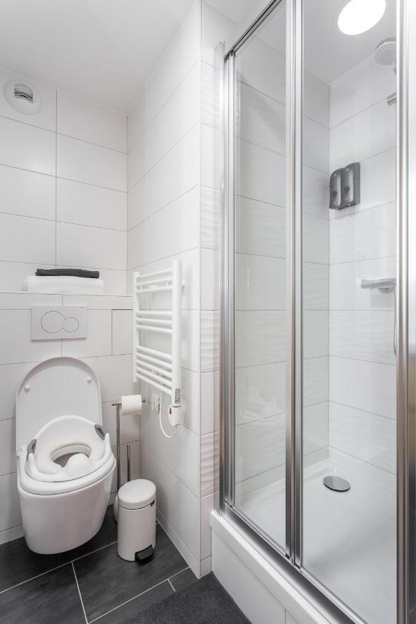 D&E - Paris-Disney - Holidays Apartment - Appartement De Vacances - 5 Chambres- 5 Sdb - 5 Bedrooms - 5 Bathrooms - Netflix Champs-Sur-Marne Ngoại thất bức ảnh