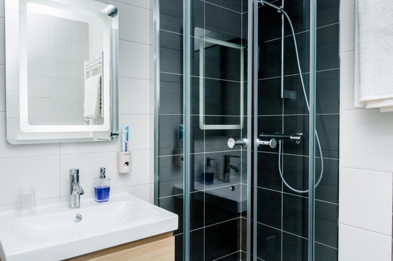 D&E - Paris-Disney - Holidays Apartment - Appartement De Vacances - 5 Chambres- 5 Sdb - 5 Bedrooms - 5 Bathrooms - Netflix Champs-Sur-Marne Ngoại thất bức ảnh