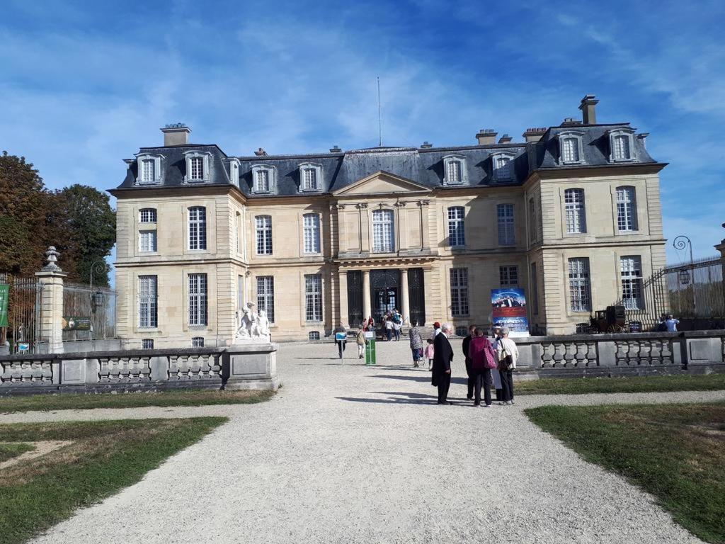 D&E - Paris-Disney - Holidays Apartment - Appartement De Vacances - 5 Chambres- 5 Sdb - 5 Bedrooms - 5 Bathrooms - Netflix Champs-Sur-Marne Ngoại thất bức ảnh